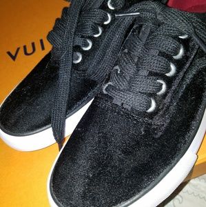 Aeropostale black velvet sneakers! NWOB!